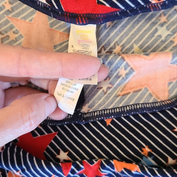 LulaRoe tall & curvy stars and stripes leggings - Picture 5 of 5